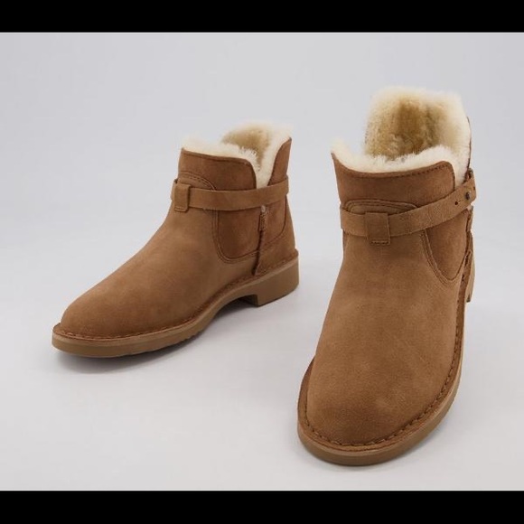 UGG Shoes - NWT Ugg Elisa Womens Shearling Bootie size 8-1/2